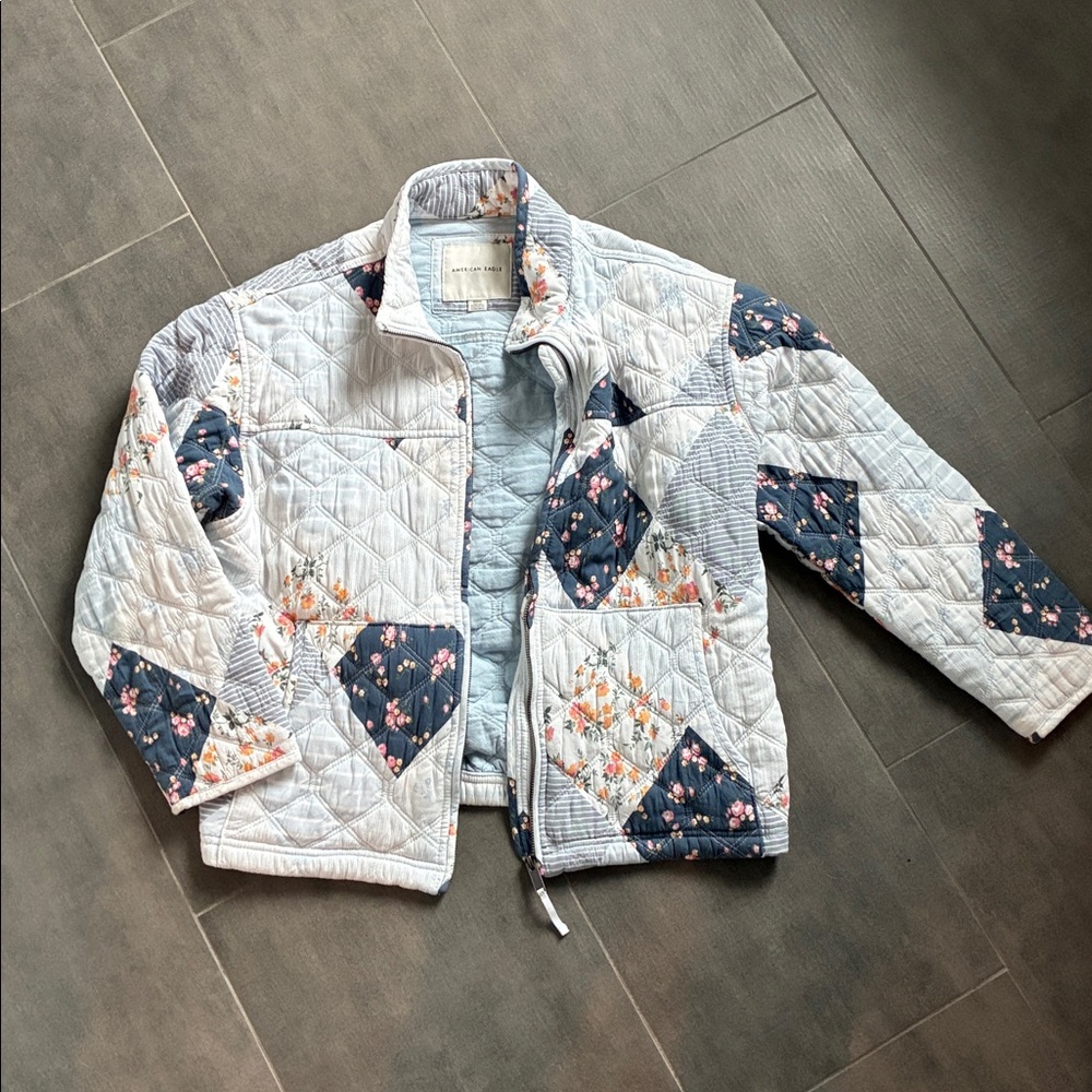 American Eagle Blue Floral Patchwork Quilted Bomber Jacket Size Medium